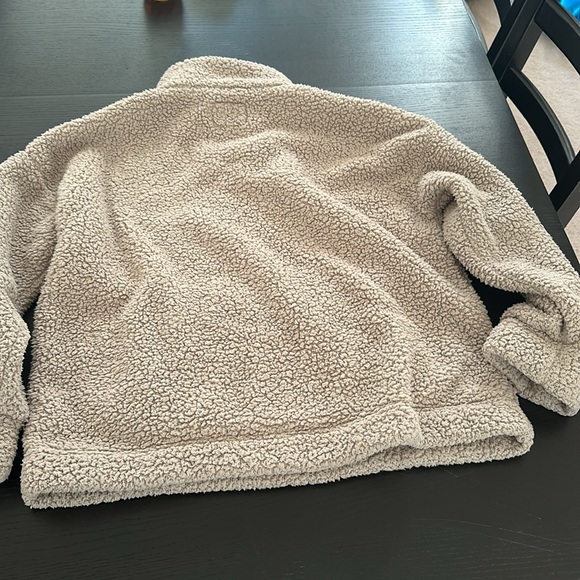 American Eagle fuzzy Sherpa quarter zip women’s size medium fits big. - Picture 3 of 3